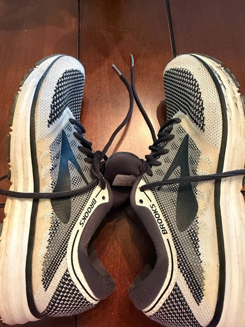Brooks Woman’s Black and White Knit Athletic Running Shoes/Oreo
